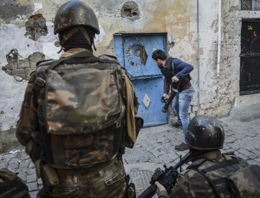 Συρία: Εγκληματικές επιδρομές Τούρκων σε Κουρδικά χωριά βόρεια του Χαλεπίου